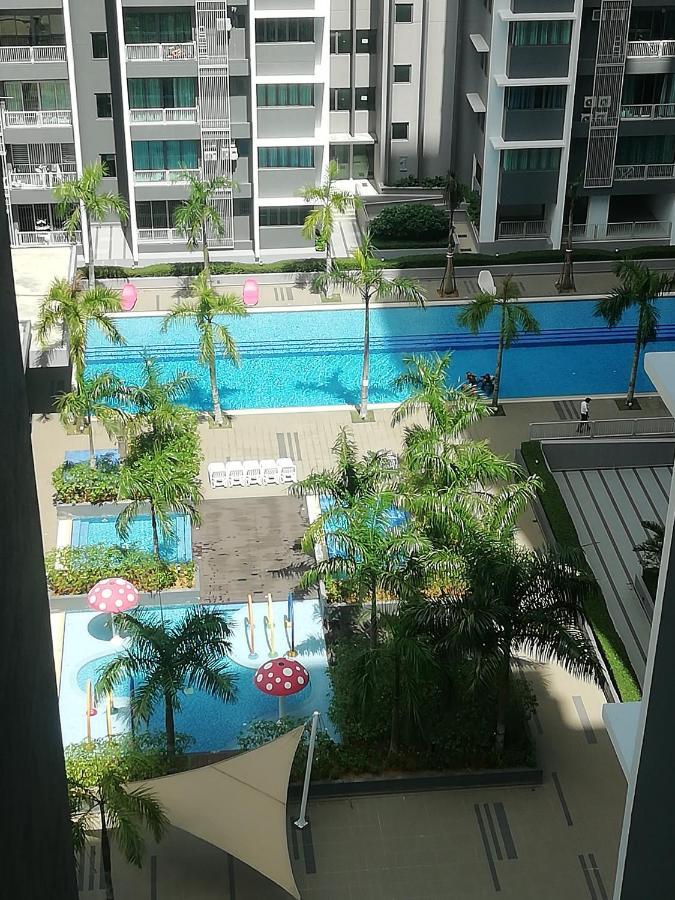 FZ Almyra Homestay Kajang Luaran gambar