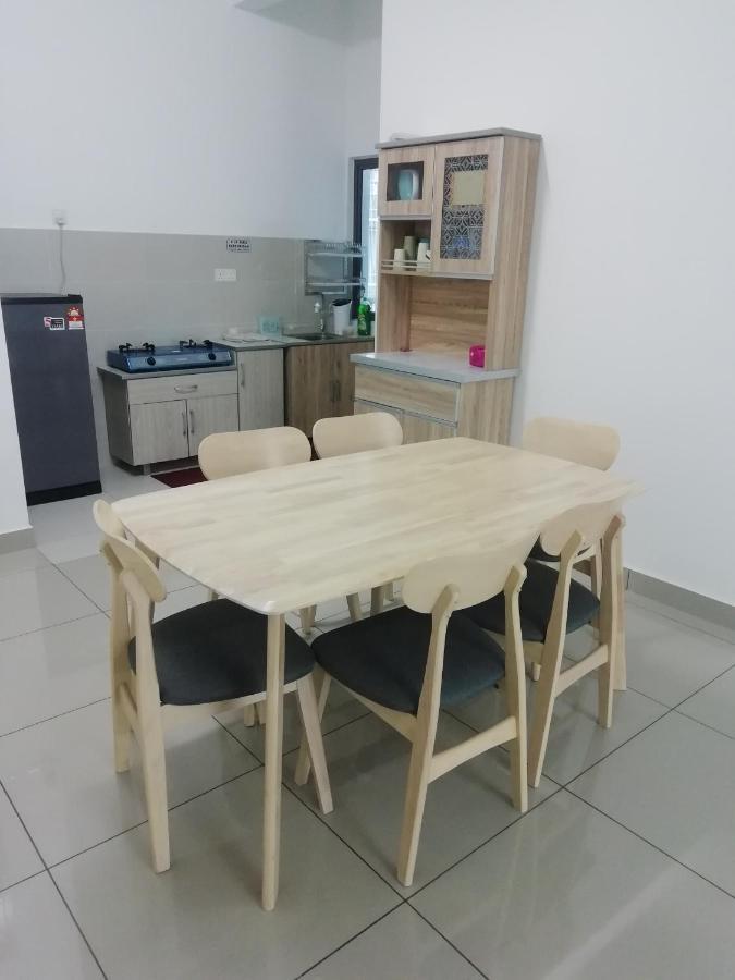 FZ Almyra Homestay Kajang Luaran gambar