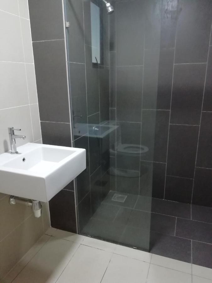 FZ Almyra Homestay Kajang Luaran gambar