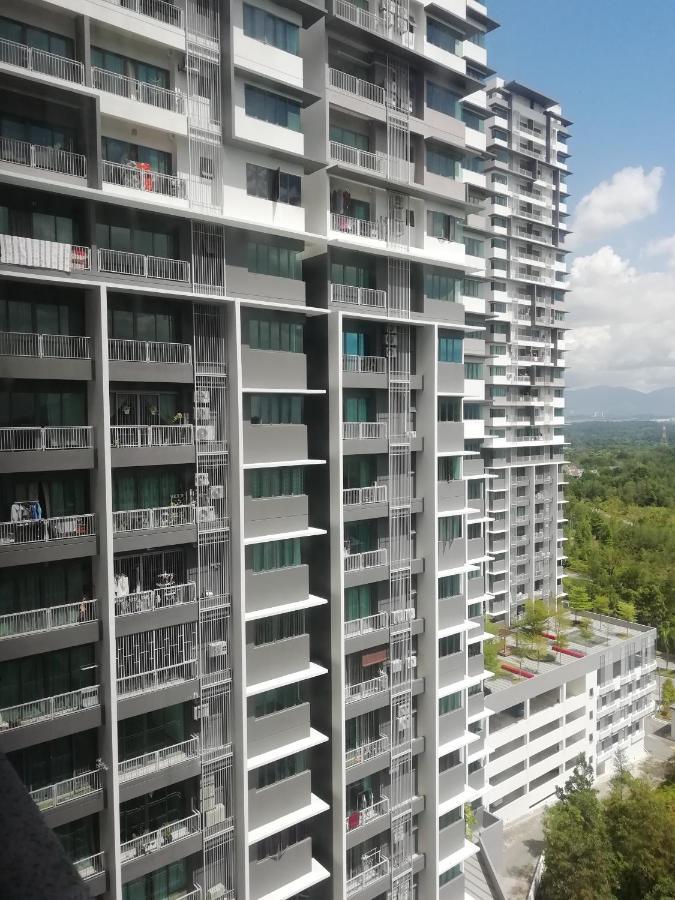 FZ Almyra Homestay Kajang Luaran gambar